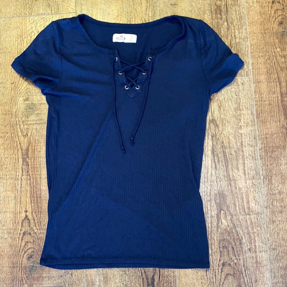 Hollister Women’s T-Shirt Size S Gently Worn